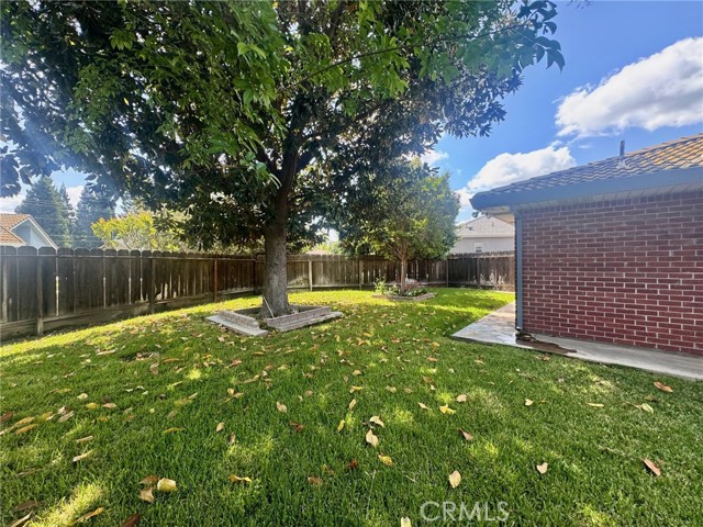 2165 Trenton Court, Merced CA: https://media.crmls.org/medias/230f4289-32e7-4dcc-9818-4d7e9563e1c4.jpg