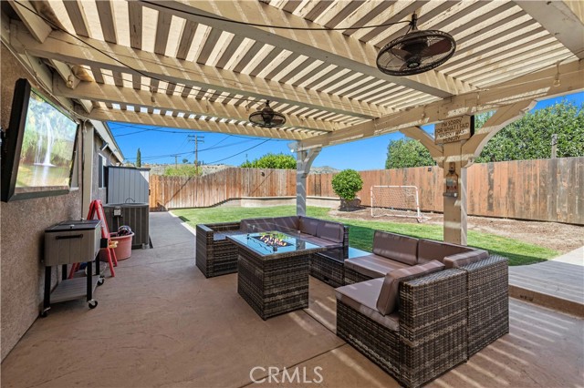 Detail Gallery Image 33 of 36 For 27036 Langside Ave, Canyon Country,  CA 91351 - 5 Beds | 2 Baths
