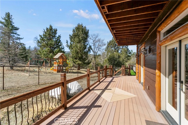 858 Fox Tower Way, Big Bear Lake CA: https://media.crmls.org/medias/230f8e73-b996-4928-93ff-d25a1de28e84.jpg