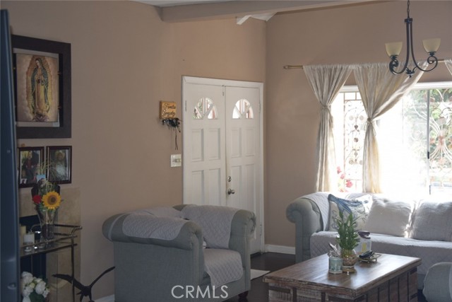 1935 Maine Avenue, Long Beach CA: https://media.crmls.org/medias/230ffa27-5274-4001-aa21-34043ba749e9.jpg