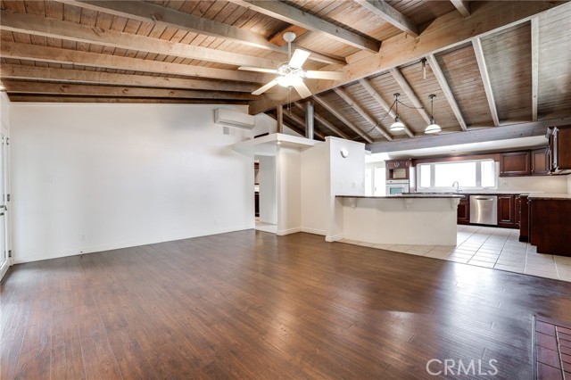 Detail Gallery Image 3 of 14 For 9752 Harle, Anaheim,  CA 92804 - 3 Beds | 2 Baths