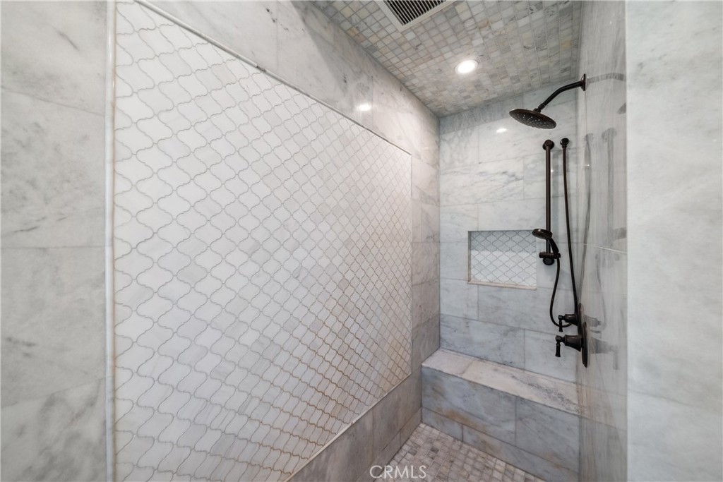 https://media.crmls.org/medias/2310d00f-e1ec-43a7-b1f7-213f88c848d8.jpg?preset=X-Large
