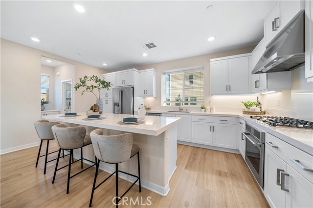 41 Stable Dr, Rancho Mission Viejo CA: https://media.crmls.org/medias/23112d6a-ee80-4a89-b062-40c202106955.jpg