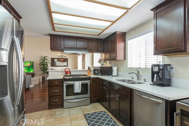 2307 Mathews Avenue, Redondo Beach, California 90278, 3 Bedrooms Bedrooms, ,2 BathroomsBathrooms,Residential,Sold,Mathews,SB21168858
