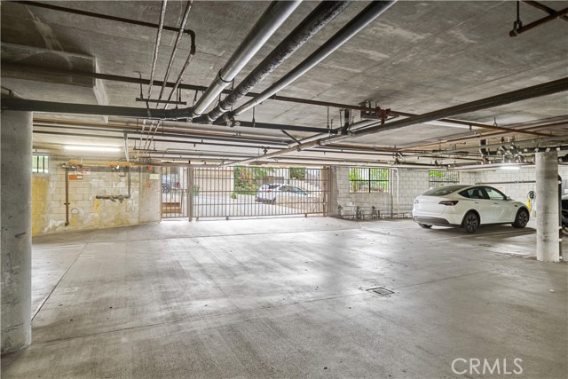 Detail Gallery Image 50 of 53 For 10475 Ashton Avenue Ave #301,  Los Angeles,  CA 90024 - 2 Beds | 3 Baths