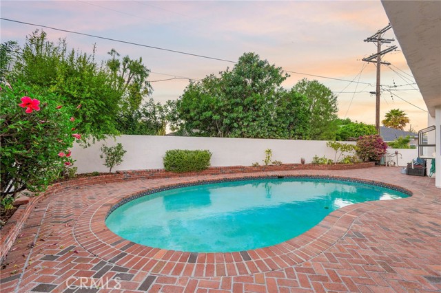 3229 Raintree Avenue, Torrance CA: https://media.crmls.org/medias/2311e49b-10ed-4e82-bb7d-c60e8c4f7a44.jpg