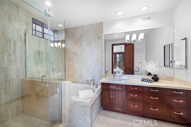 Detail Gallery Image 26 of 39 For 521 Kings Rd, Newport Beach,  CA 92663 - 4 Beds | 4 Baths