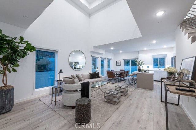 846 N Alta Vista Boulevard, Los Angeles CA: https://media.crmls.org/medias/23138e51-8682-4e66-bbcf-0d1357bc4ed9.jpg