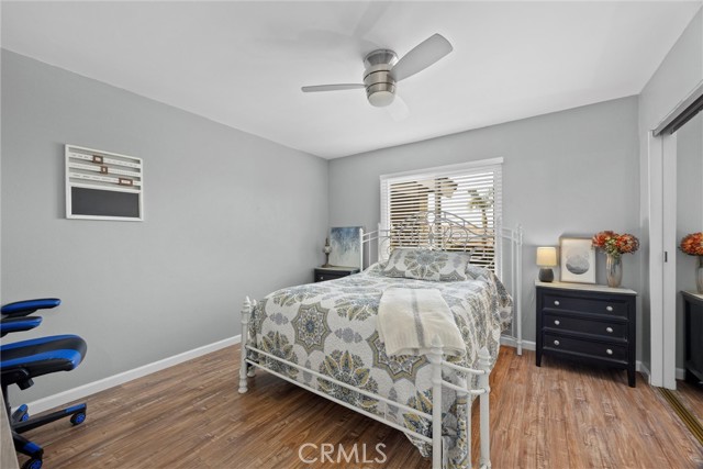 5904 Medio Luna Avenue, Bakersfield CA: https://media.crmls.org/medias/231404aa-1480-47b4-8806-27cfdf5c7922.jpg