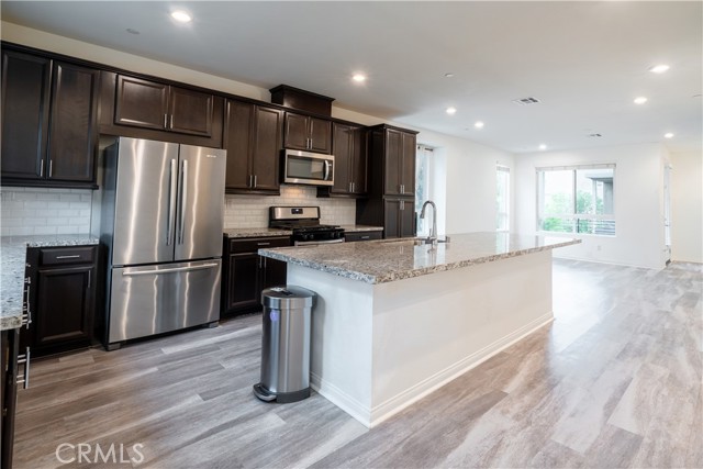 Detail Gallery Image 15 of 53 For 20618 Desert Ash, Winnetka,  CA 91306 - 4 Beds | 4 Baths