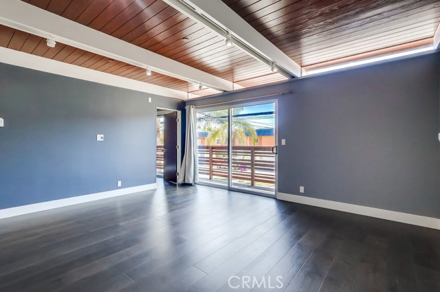 6715 E Ocean Boulevard, Long Beach CA: https://media.crmls.org/medias/23148f47-04c1-4657-9ecf-6241ee2dd55e.jpg