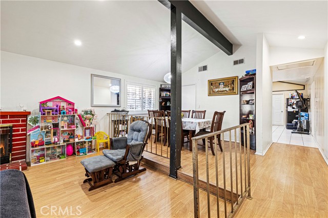 Detail Gallery Image 5 of 24 For 9689 Kewen Avenue, Pacoima,  CA 91331 - 4 Beds | 2 Baths