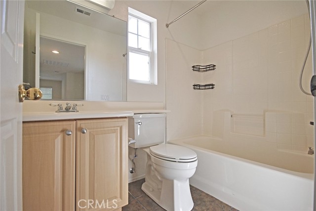 Detail Gallery Image 20 of 23 For 27153 Manor Cir, Valencia,  CA 91354 - 3 Beds | 2/1 Baths