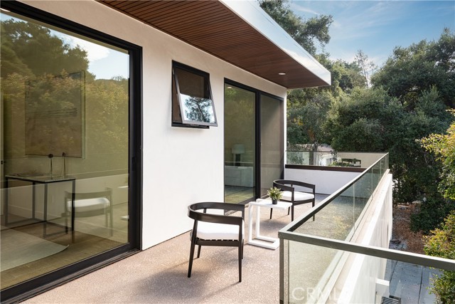 Detail Gallery Image 39 of 46 For 9836 Yoakum Dr, Beverly Hills,  CA 90210 - 5 Beds | 4 Baths