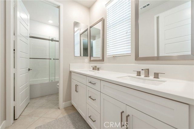 Detail Gallery Image 27 of 32 For 61 Einstein, Irvine,  CA 92618 - 4 Beds | 3/2 Baths