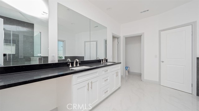 Detail Gallery Image 32 of 57 For 3994 La Hacienda Dr, San Bernardino,  CA 92404 - 4 Beds | 4/1 Baths