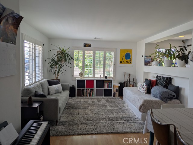 47 Red Bud, Aliso Viejo CA: https://media.crmls.org/medias/2317fde0-96db-4128-8300-8ac0735dacbd.jpg