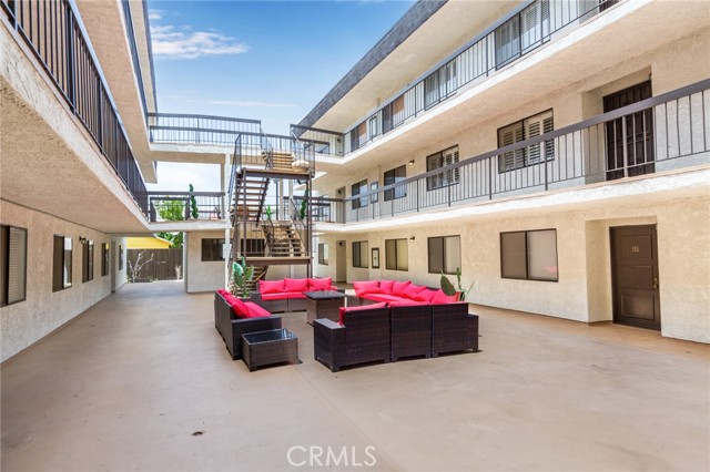 Detail Gallery Image 20 of 20 For 635 E Elmwood Ave #201,  Burbank,  CA 91501 - 3 Beds | 2 Baths