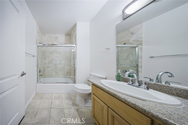 Detail Gallery Image 15 of 33 For 1515 Grismer Ave #302,  Burbank,  CA 91504 - 2 Beds | 2 Baths