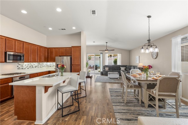 30294 Coralium Way, Menifee CA: https://media.crmls.org/medias/23186827-a92f-43e3-b7e6-e6d2f42be2f2.jpg