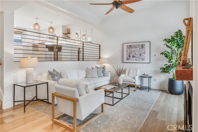 Detail Gallery Image 1 of 15 For 13232 Fiji Way #G,  Marina Del Rey,  CA 90292 - 3 Beds | 2/1 Baths