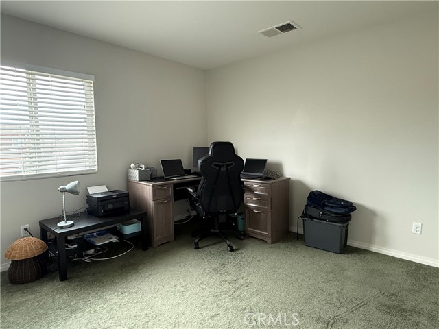 Detail Gallery Image 7 of 8 For 29325 Centerfield, Lake Elsinore,  CA 92530 - 4 Beds | 3 Baths