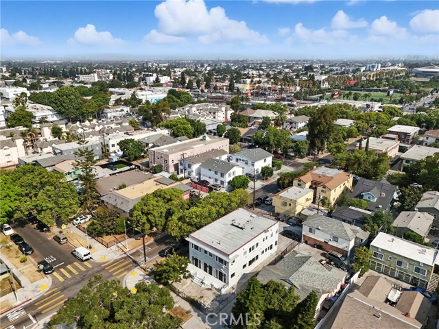 873 W 41st Drive, Los Angeles CA: https://media.crmls.org/medias/2318d5b6-928f-43e9-a3a7-dc470fb03797.jpg