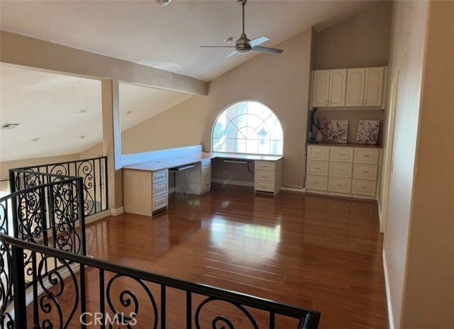 Detail Gallery Image 8 of 14 For 10007 White Oak, Northridge,  CA 91325 - 5 Beds | 5 Baths