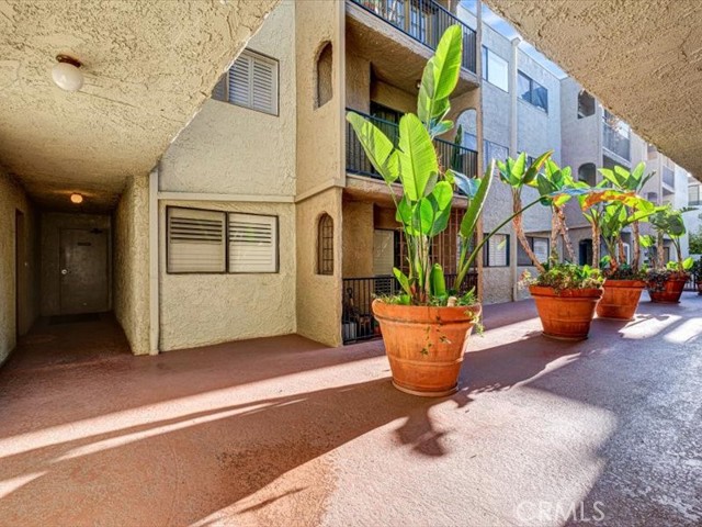 Detail Gallery Image 12 of 44 For 2929 Waverly, Los Feliz,  CA 90039 - 1 Beds | 2 Baths