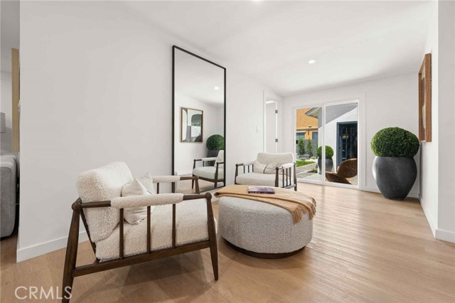 3170 Corinth Avenue, Los Angeles CA: https://media.crmls.org/medias/2319f4da-c28a-42c3-b454-627a7a030ac9.jpg