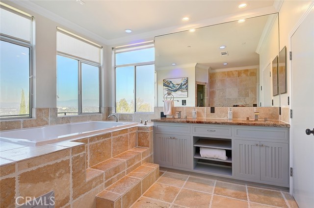 Detail Gallery Image 20 of 44 For 3952 Oakfield Dr, Sherman Oaks,  CA 91423 - 5 Beds | 4/1 Baths