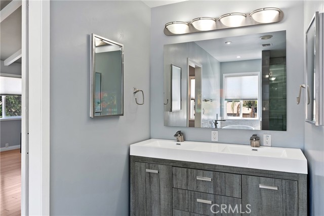 4 Bed Home for Sale in Encino, California