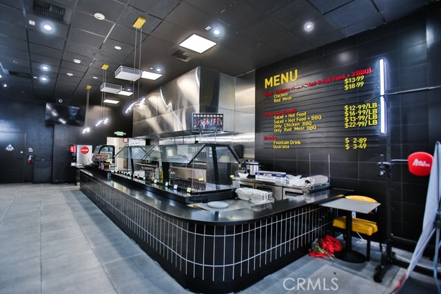5537 W Sunset Boulevard, Los Angeles CA: https://media.crmls.org/medias/231ac324-435c-4a4b-bce3-9eca4fe62a8a.jpg