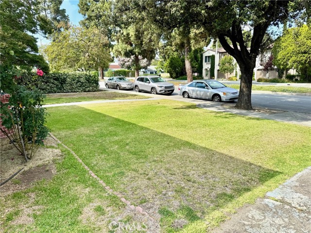 823 N Santa Anita N Avenue, Arcadia CA: https://media.crmls.org/medias/231b1a72-7d30-4cb2-b8a9-8028af0dde5b.jpg