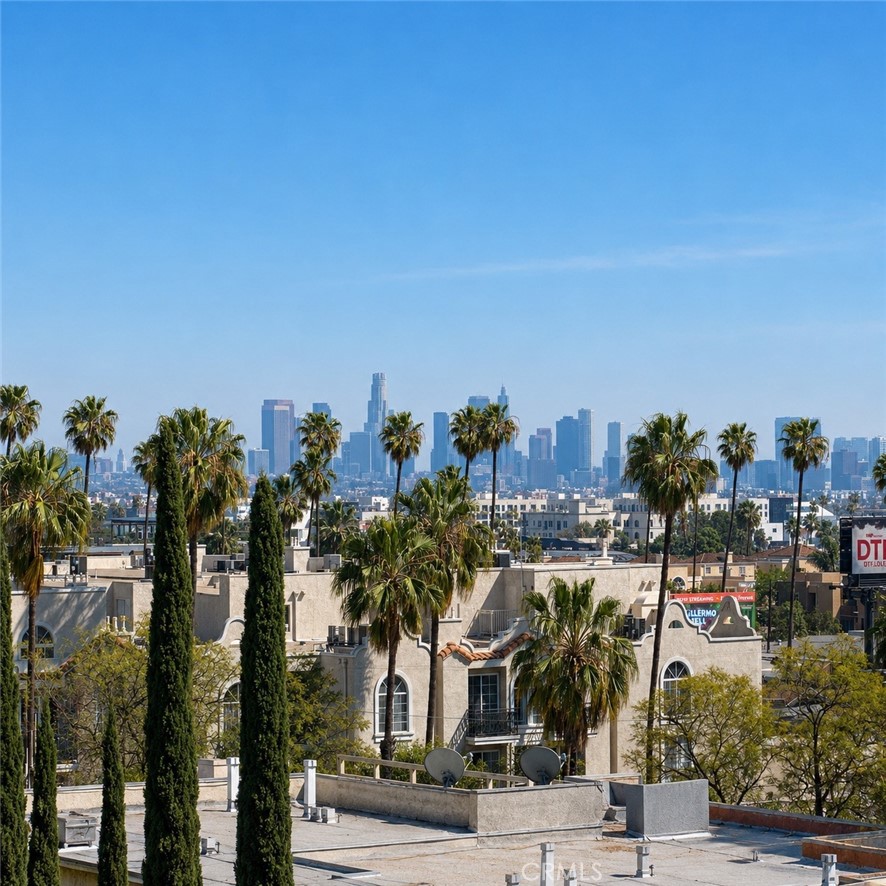 https://media.crmls.org/medias/231b29af-ca4d-449c-885c-3527e486b0ca.jpg?preset=X-Large