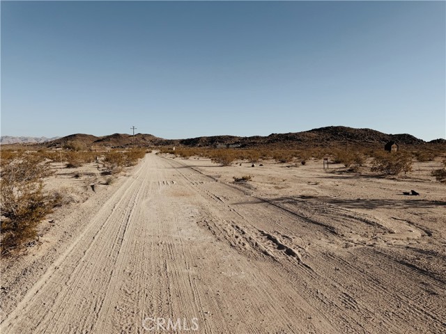 1853 Winfield Road, Joshua Tree CA: https://media.crmls.org/medias/231b5672-26dc-4094-89cd-430752ccd46b.jpg