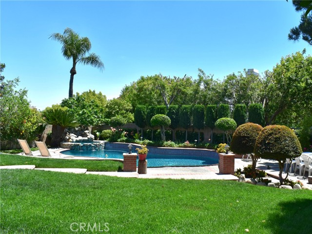 Detail Gallery Image 8 of 10 For 1046 W Westridge Ct, Upland,  CA 91786 - 4 Beds | 3 Baths