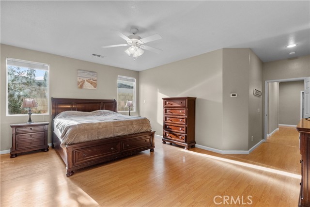 Detail Gallery Image 28 of 59 For 39926 Meadowcrest Way, Palmdale,  CA 93551 - 5 Beds | 3 Baths