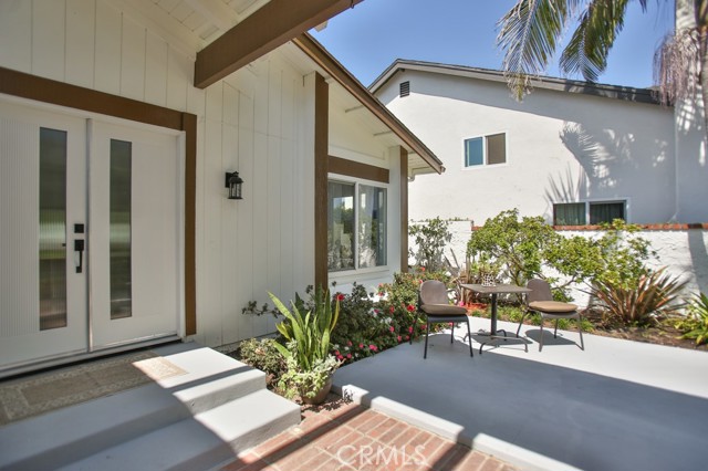 Detail Gallery Image 6 of 39 For 17041 Malta Cir, Huntington Beach,  CA 92649 - 4 Beds | 2 Baths