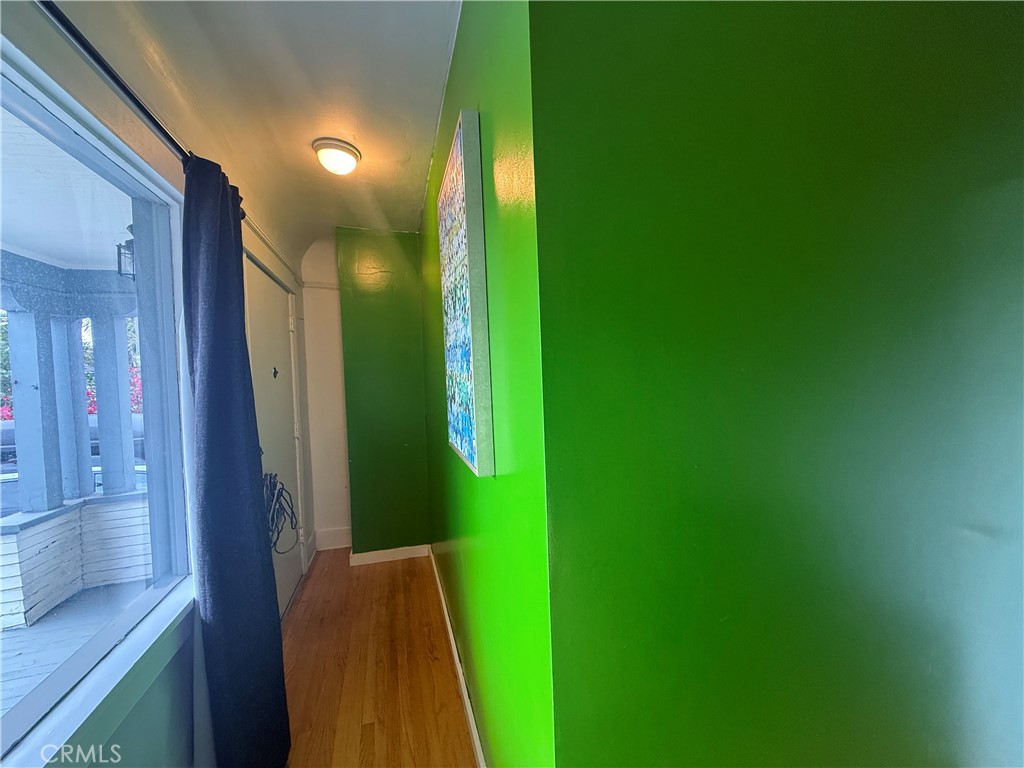 https://media.crmls.org/medias/231d5ab3-79cf-4e36-9aae-841cd9a28353.jpg?preset=X-Large