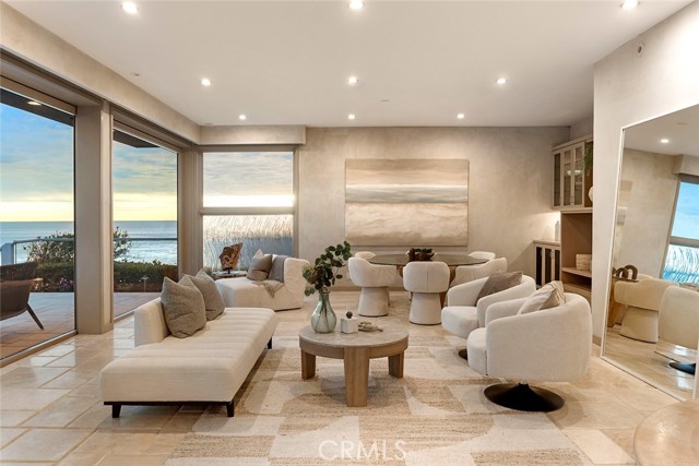 Detail Gallery Image 5 of 74 For 1907 Ocean Way, Laguna Beach,  CA 92651 - 4 Beds | 3/1 Baths