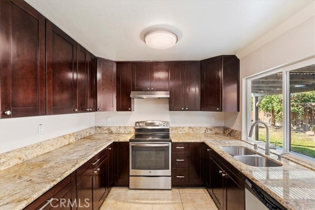 Detail Gallery Image 14 of 36 For 4246 Vicksburg Ct, Riverside,  CA 92505 - 4 Beds | 2 Baths