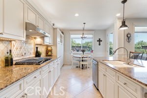 Detail Gallery Image 11 of 47 For 11092 E Le Conte Pass Ct, Clovis,  CA 93619 - 5 Beds | 3/1 Baths