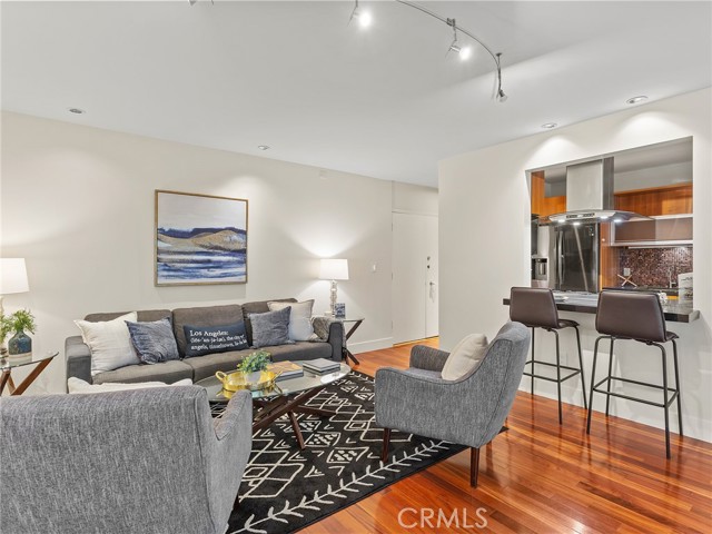 Detail Gallery Image 15 of 41 For 1410 S Bentley Ave #103,  –,  CA 90025 - 2 Beds | 2 Baths