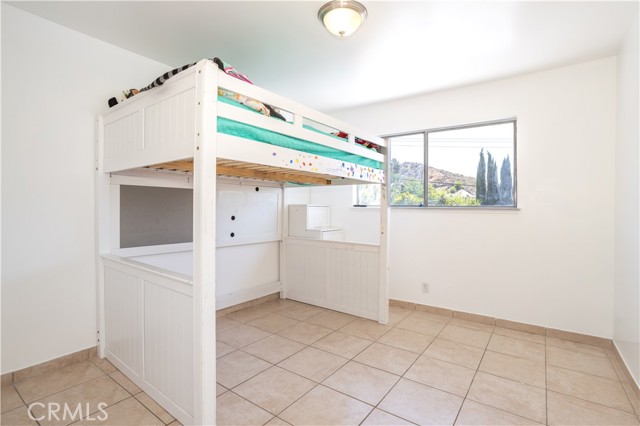 Detail Gallery Image 14 of 27 For 27852 Rosamond, Canyon Country,  CA 91351 - 4 Beds | 2 Baths