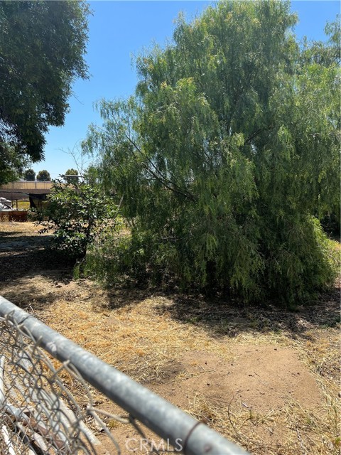 Detail Gallery Image 27 of 32 For 111 W Perry St, Perris,  CA 92571 - 4 Beds | 2 Baths