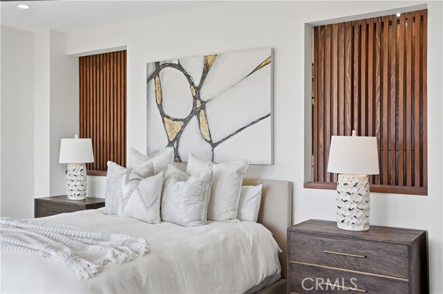 Detail Gallery Image 9 of 72 For 5108 Gordon Ln, San Diego,  CA 92109 - 4 Beds | 5/1 Baths