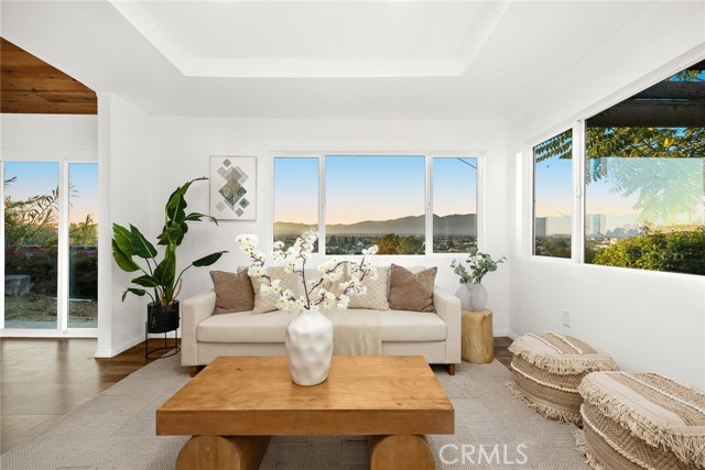 Detail Gallery Image 5 of 23 For 304 W Graves Ave, Monterey Park,  CA 91754 - 2 Beds | 1/1 Baths