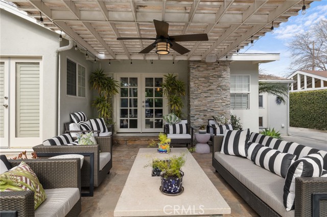 10340 Margate Street, North Hollywood CA: https://media.crmls.org/medias/23237594-14d9-4fb2-b1c4-bf00b54fd712.jpg