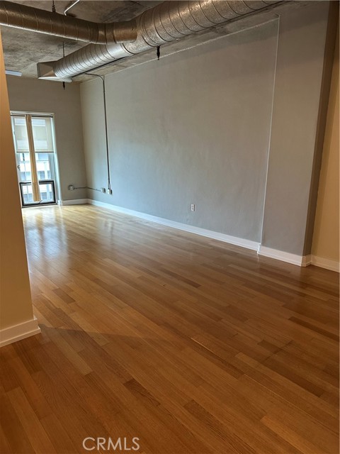 645 W 9th Street, Los Angeles CA: https://media.crmls.org/medias/2323f19f-13d1-4a54-95c1-6aae00f47b5f.jpg